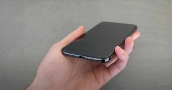 A modified iPhone X, listed on eBay, received a $ 99,900 bid