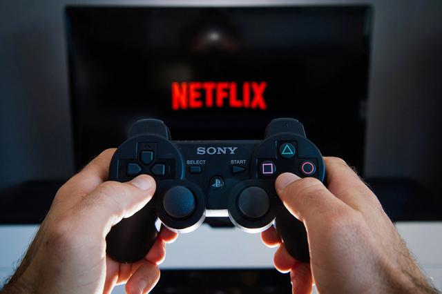 Netflix începe să lanseze jocuri: când te poți juca pe Android, dar și pe iOS