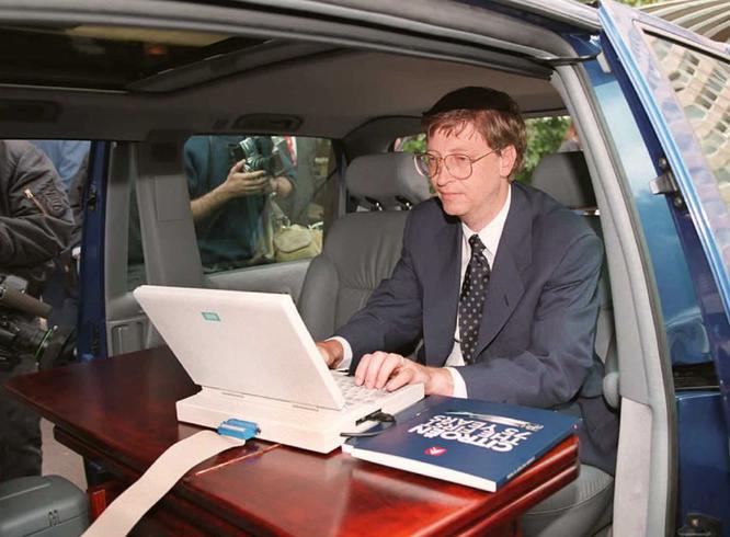 Bill Gates explica încă din 1995 cum va funcţiona internetul. Toate predicţiile de atunci ale miliardarului, referitoare la Facebook, Netflix și iPhone s-au adeverit VIDEO