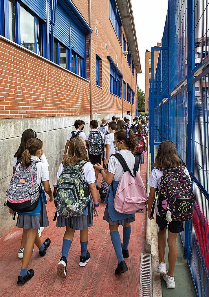 Students under the age of 12 who are in contact with a Covid positive will not be quarantined in Madrid