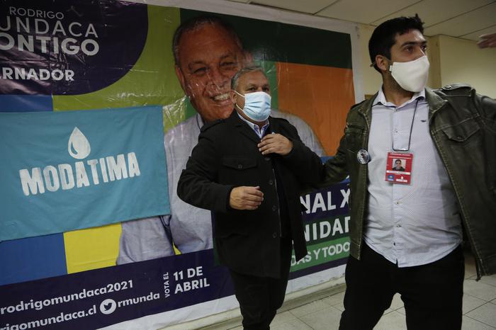 Water activist Rodrigo Mundaca is elected governor of the Valparaíso Region