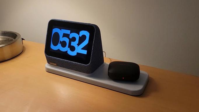 Lenovo lanza su Smart Clock 2 que te da la posibilidad de cargar tus dispositivos