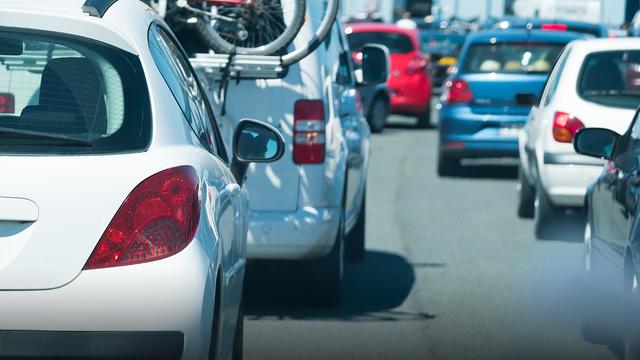 Comment préparer sa voiture pour les longs trajets d’été ?