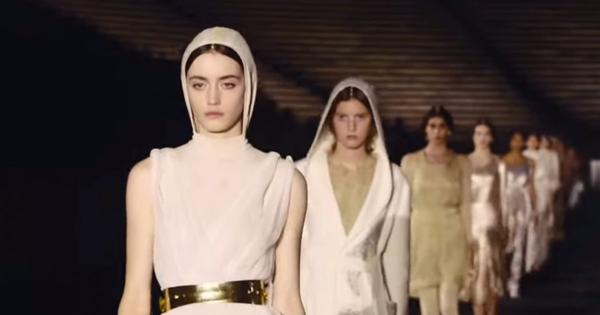 Cruise 2022 shows: Dior rhymes antique and athletic
