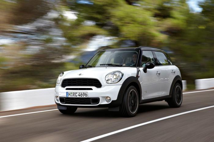 The MINI Countryman made its debut in Geneva, and we want to drive it right away!