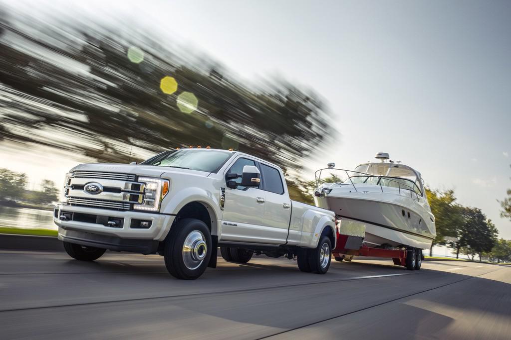 2018 Ford F-Series Super Duty Limited: large capacity, high price
