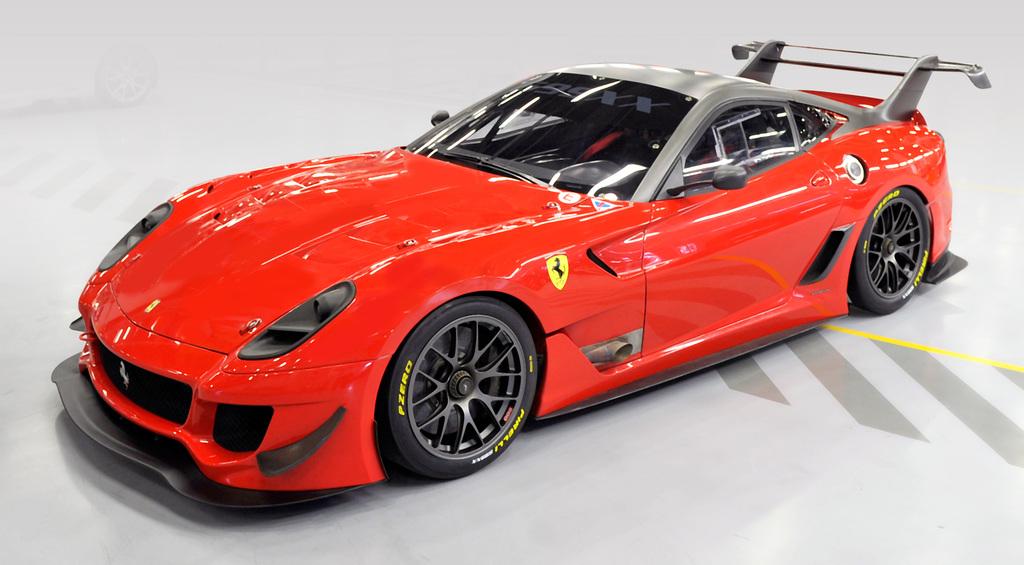 Der Ferrari 599XX erhält 2012 eine verbesserte Version des Galopps