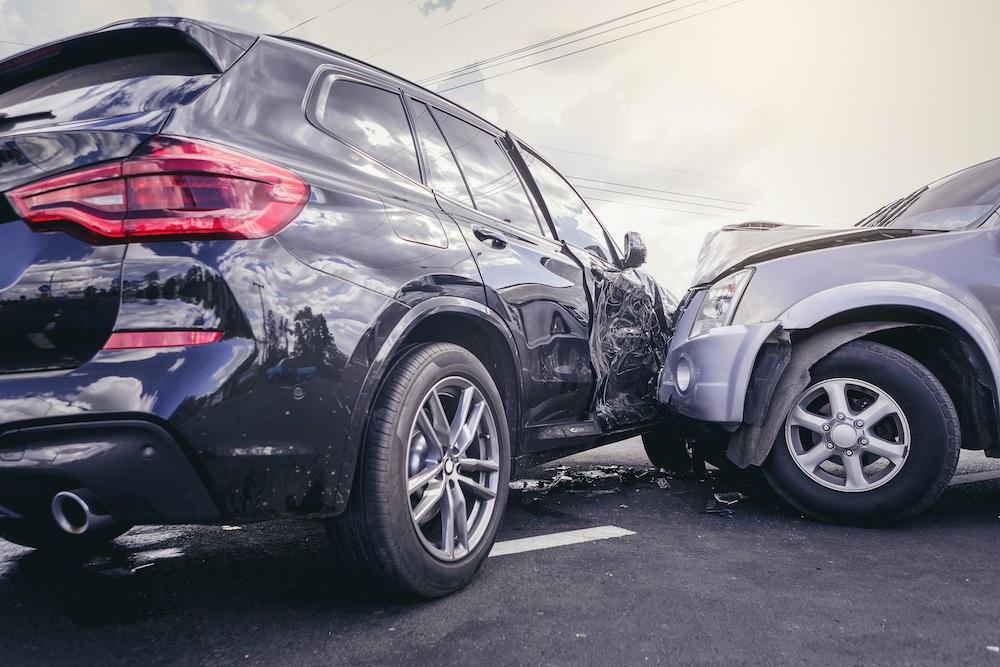 AAA Auto Insurance Review: Sollten Sie dem Club beitreten?