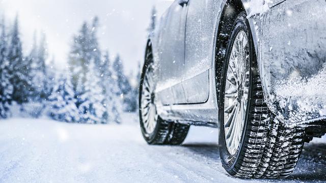 5 個最適合在冰雪中行駛的冬季輪胎（2021 年）