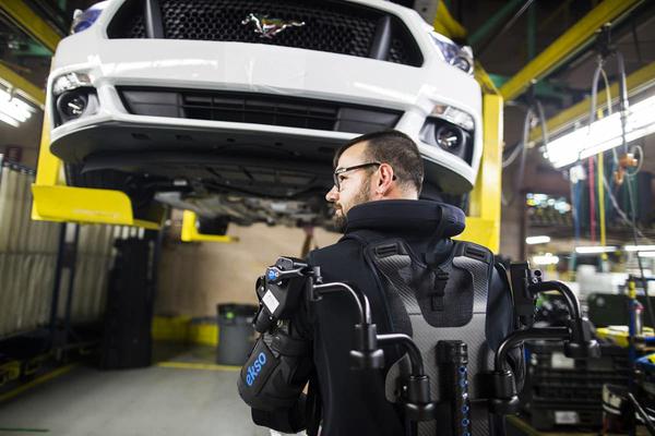 Ford uses video game techniques to enhance car manufacturing