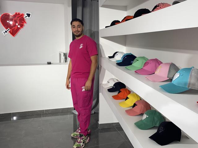 Un jeune Grand-Combien crée sa marque de vêtements et ouvre un magasin sur le Vieux-Port de Marseille