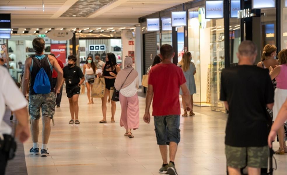 Un largo fin de semana con compras intermitentes en Málaga