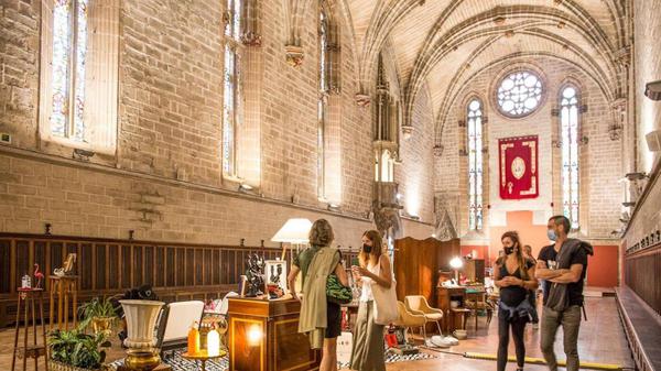 El claustro de la catedral de Pamplona se llena de arte y diseño