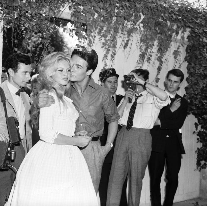 Una apuesta, una infidelidad y una canción prohibida: la boda de Brigitte Bardot y Gunter Sachs
