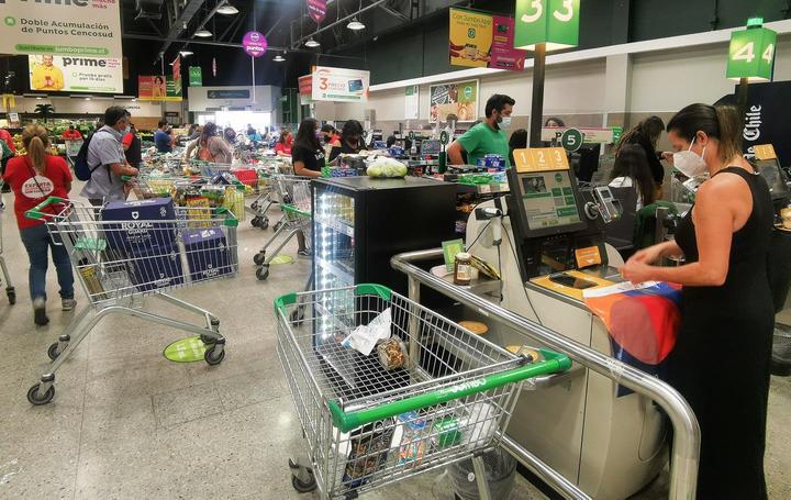 Bienes esenciales: ¿Qué se puede comprar en supermercados en cuarentena? Bienes esenciales: ¿Qué se puede comprar en supermercados en cuarentena?