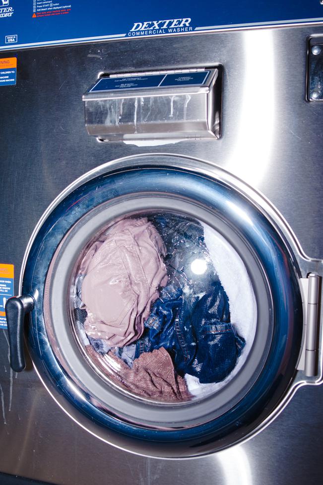 ¿Cada cuánto se debe lavar la ropa de casa? (o se corren estos riesgos)
