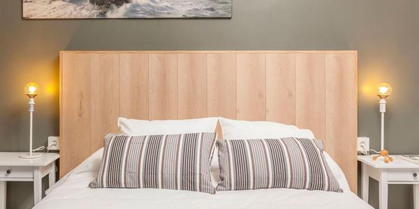  Wooden or upholstered headboard?  Pros, cons and which one suits your bedroom