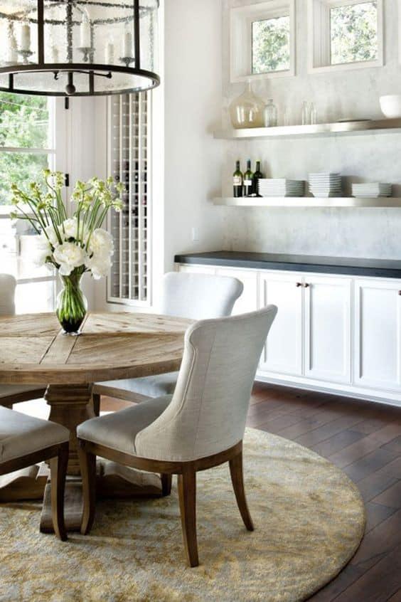 Cómo decorar la mesa del comedor cuando no esperas invitados a comer