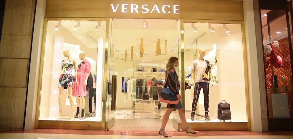 De Versace a Chanel: el lujo en Brasil contiene el aliento ante la era Bolsonaro MODAES PREMIUM MODAES PREMIUM