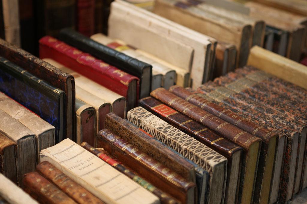 How to clean and keep books in good condition