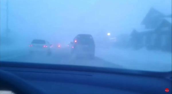 Los trucos de los conductores rusos para arrancar el coche y conducir a 50 grados bajo cero