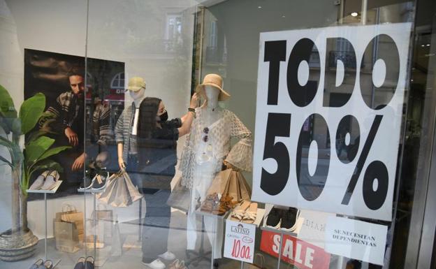 Liquidaciones de verano llegan con descuentos de hasta el 60% en ropa y calzado