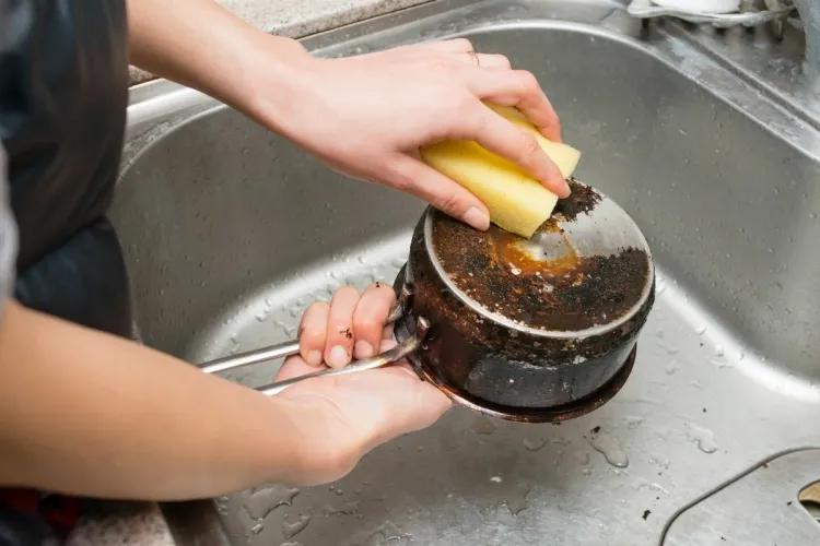 Comment nettoyer une casserole brûlée en inox, en cuivre, en céramique, émaillée ou Téfal ?