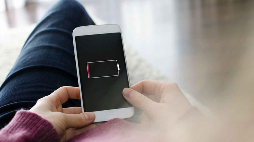 ¿Cómo cargar la batería de tu teléfono sin cargador?: 5 alternativas que necesitas saber