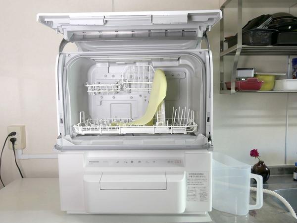 パナソニックのタンク式食洗機「NP-TSP1」レビュー、設置しやすく汚れ落ち良しの手軽な1台 | マイナビニュース マイナビニュース マイナビ