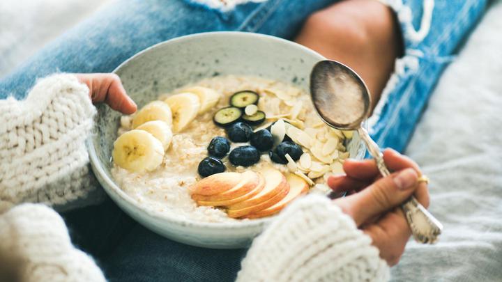 Haferbrei: Diese 5 typischen Porridge-Fehler können dick machen