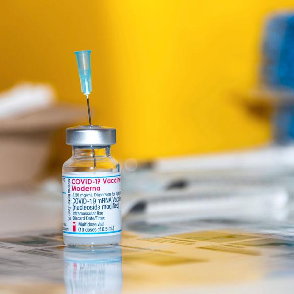 Alemanha está desistindo de milhões de doses da vacina Moderna