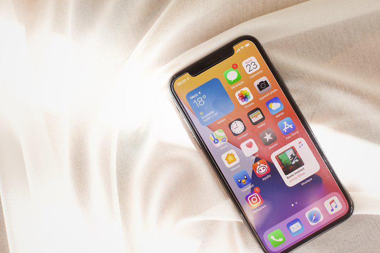 iPhone ou Samsung : quel smartphone choisir en 2021 ?