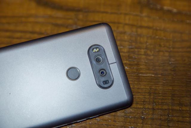 The LG V20 rights the wrongs of the LG G5