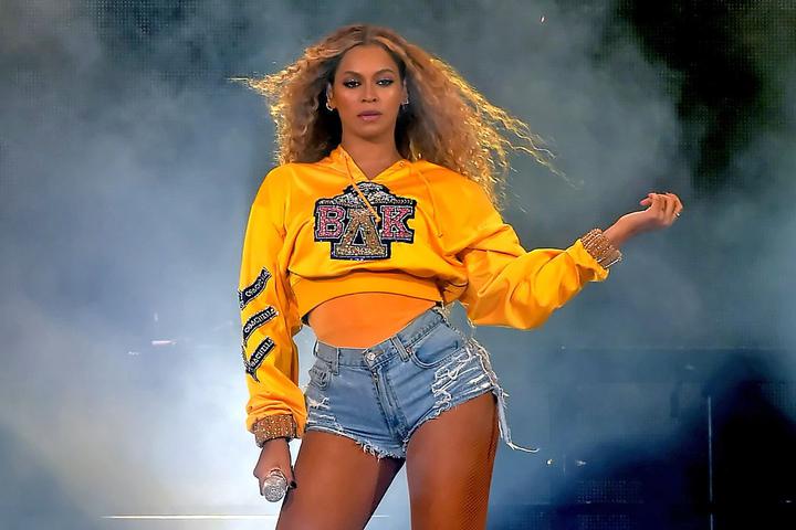 Beyoncé Knowles: el nuevo atuendo de la cantante es similar al icónico look de la película