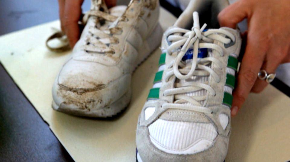 Weiße Sneaker reinigen: So strahlen Turnschuhe wie neu