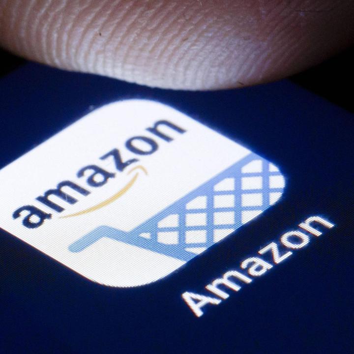 "Grinsender Hitler": Amazon ändert Logo nach Spott im Netz