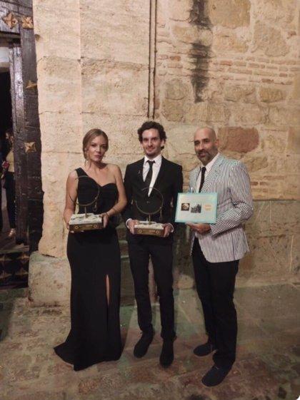  Tres antiguos alumnos de la Escuela de Joyería del SAE destacan en los premios del proyecto 'Denisova'
