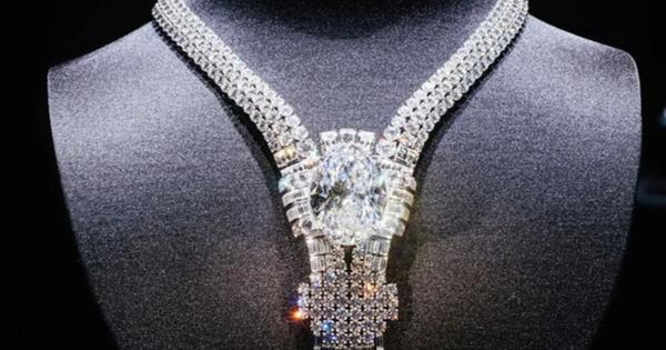 Tiffany compra un diamante de 80 quilates para crear la joya más cara de su historia