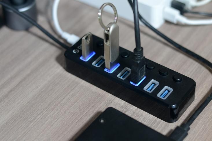 The Computer USB Interface Is Inconvenient To Plug In and Out, One Hub Can Solve It, And The Interface Can Be Expanded The Computer USB Interface Is Inconvenient To Plug In and Out, One Hub Can Solve It, And The Interface Can Be Expanded