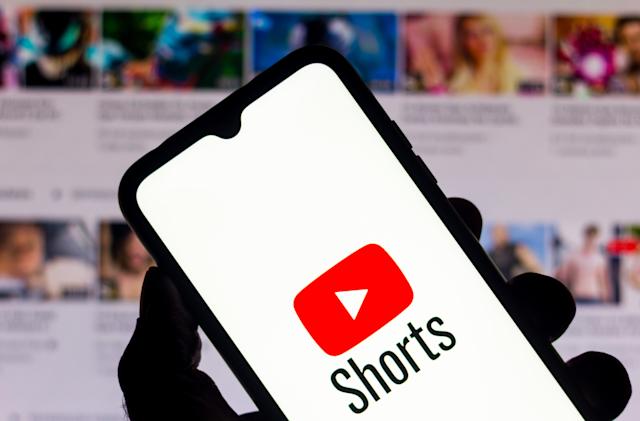 YouTube ще създаде фонд от 100 милиона долара, за да плаща на създателите на Shorts