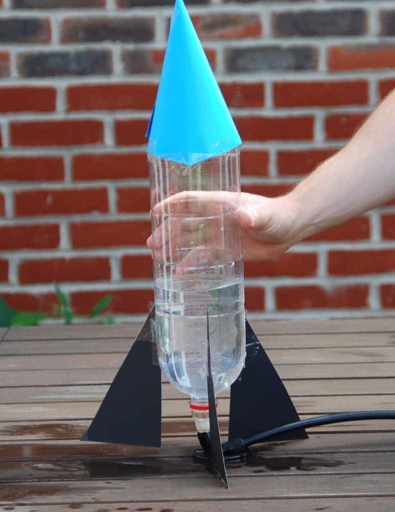 Cómo hacer un cohete para niños: 8 ideas fáciles de bricolaje
