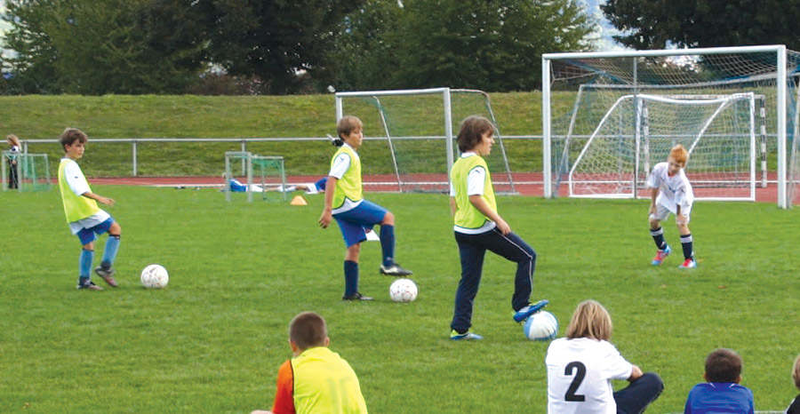 9 Motivating Soccer Drills for Kids - Soccer-Coaches 