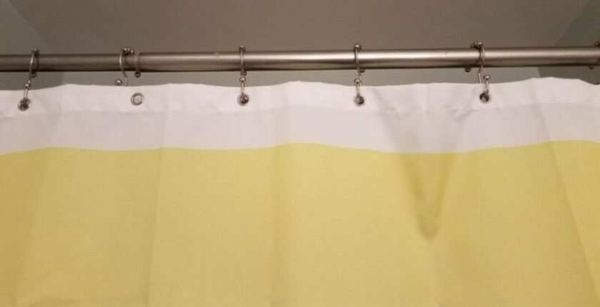  Comment nettoyer vous-même la doublure de rideau de douche en tissu |  Guide des pros