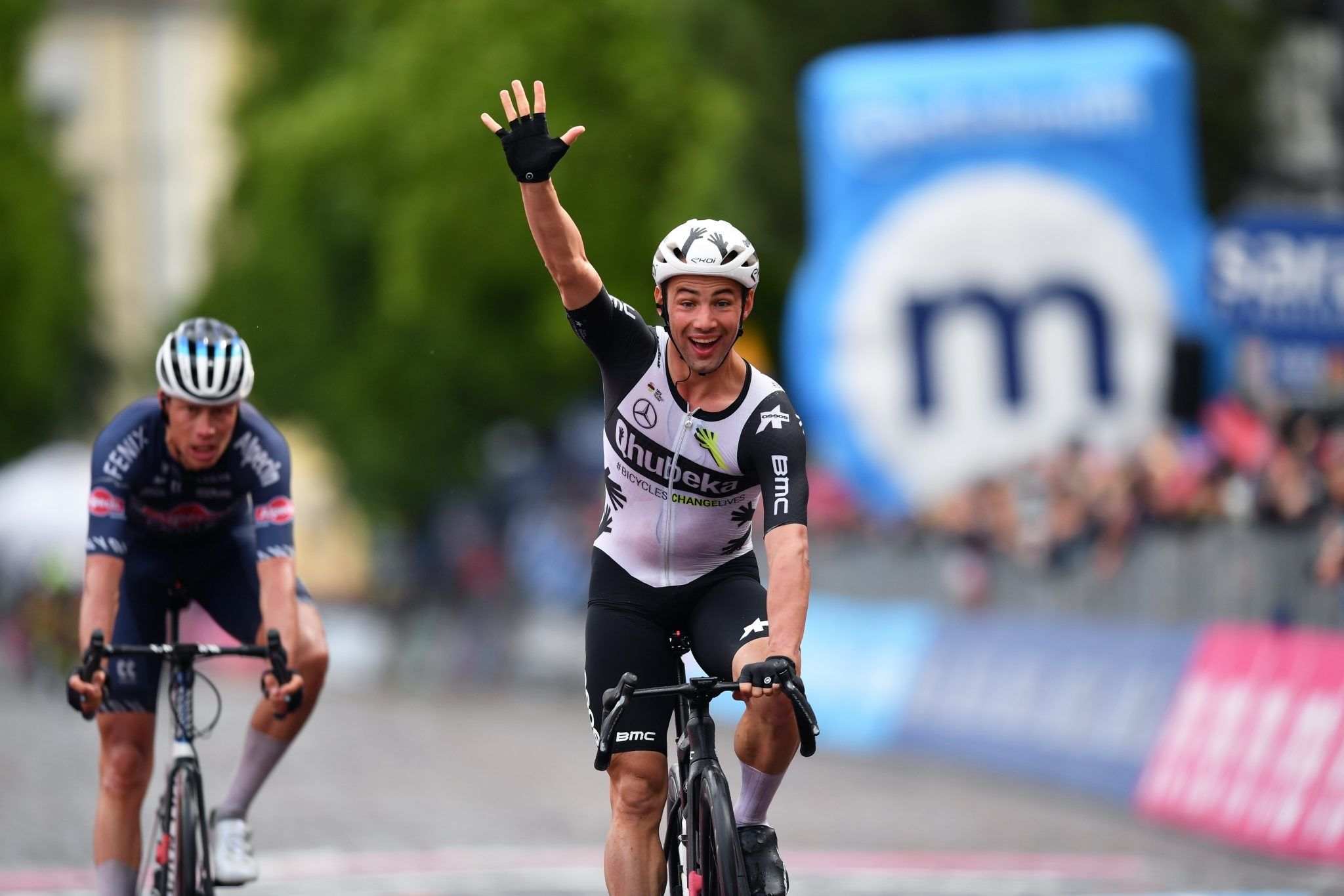 Ubuntu inspires Victor Campenaerts to sensational Giro d'Italia stage 15 victory 