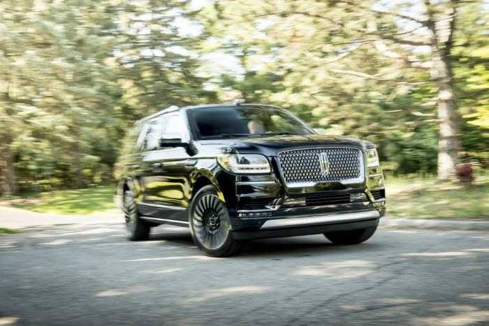 2018 extended version of the Lincoln Navigator: when huge is not big enough