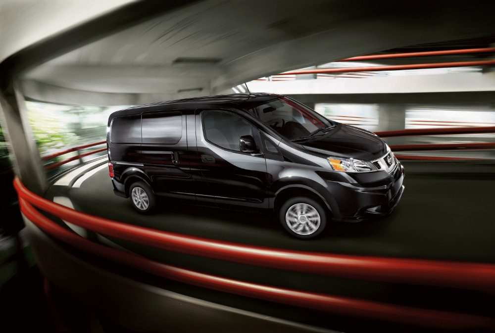 2017 Nissan NV200: The smart compact cargo transporter 