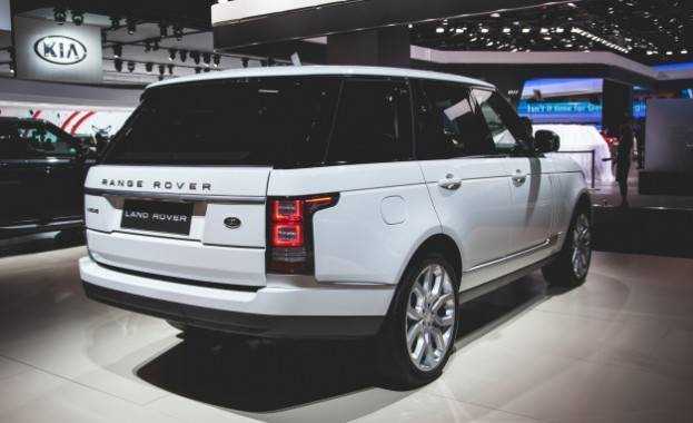 Diesel-powered Range Rover debuts at the 2015 Detroit Auto Show 