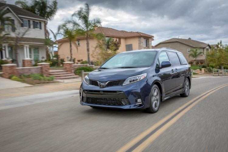 2019 Toyota Sienna review: important family performance