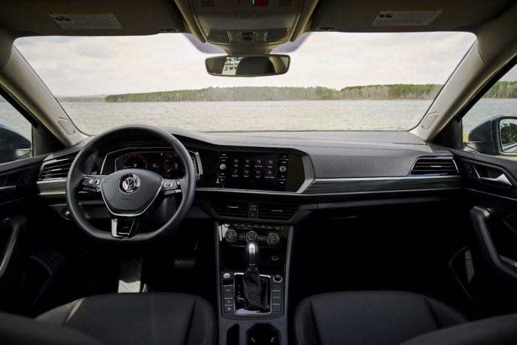 2019 Volkswagen Jetta SEL review: value for money 