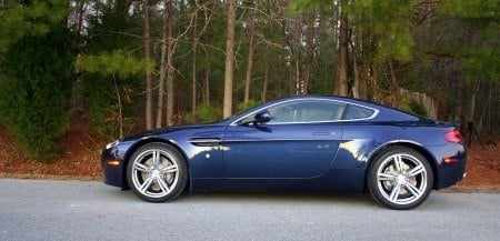 2009 Aston Martin V8 Vantage review